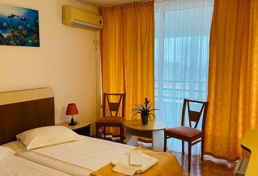 חדר סופריור, Cerna