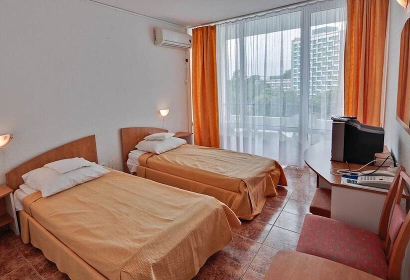 חדר סופריור, Cerna