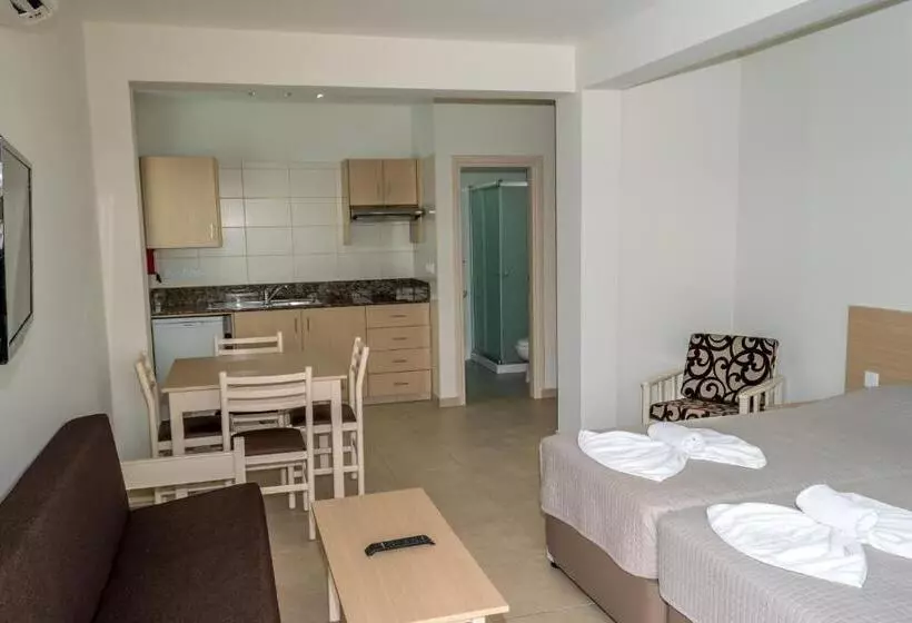 スタンダードスタジオ, Christabelle Hotel Apartments