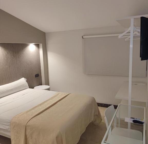 اتاق سوپریور یک تخته, Ciudad De Navalcarnero