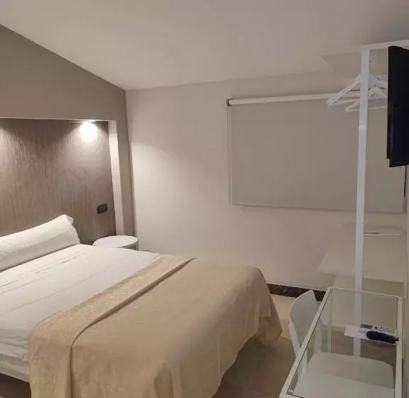 اتاق سوپریور یک تخته, Ciudad De Navalcarnero