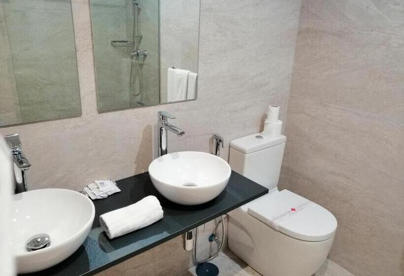 اتاق سوپریور یک تخته, Ciudad De Navalcarnero