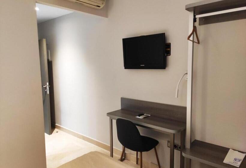 اتاق سوپریور, Ciudad De Navalcarnero