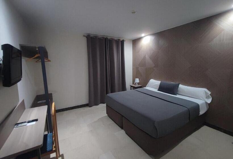 اتاق سوپریور, Ciudad De Navalcarnero