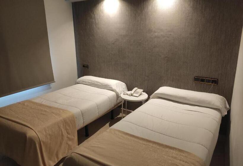 اتاق سوپریور, Ciudad De Navalcarnero