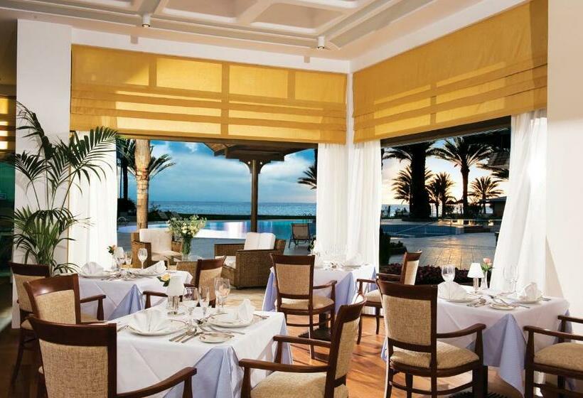 インサイドのスーペリアルーム, Constantinou Bros Athena Beach Hotel