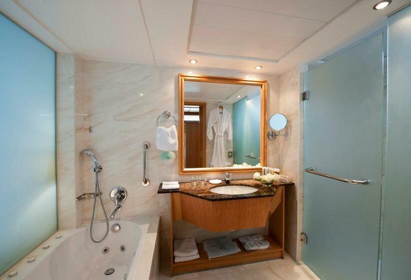 オーシャンビュージュニアスイート, Constantinou Bros Athena Beach Hotel