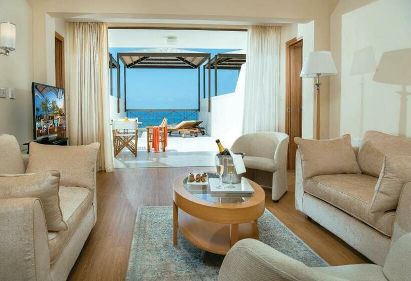 海の見えるエクゼクティブスイート, Constantinou Bros Athena Beach Hotel