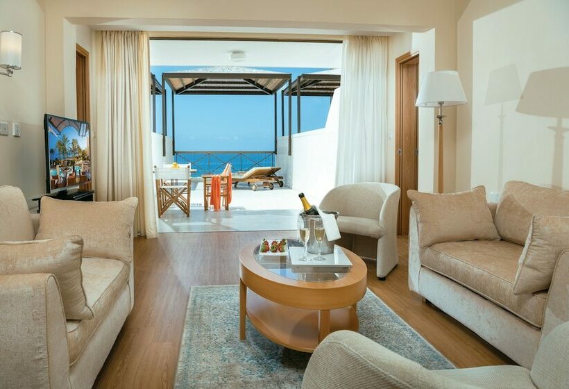 海の見えるエクゼクティブスイート, Constantinou Bros Athena Beach Hotel