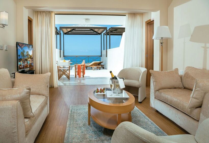 海の見えるエクゼクティブスイート, Constantinou Bros Athena Beach Hotel