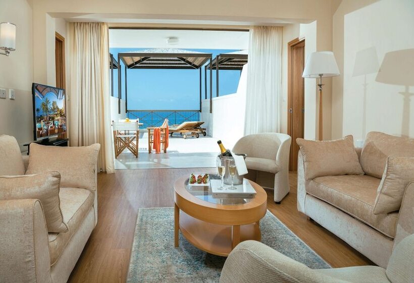 海の見えるエクゼクティブスイート, Constantinou Bros Athena Beach Hotel