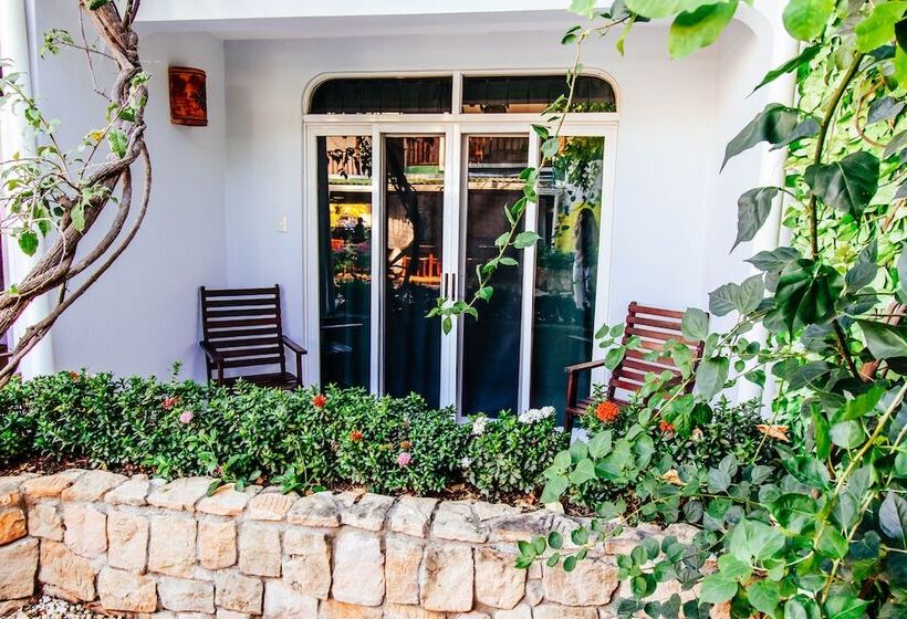 غرفة قياسية ثلاثية, Giada