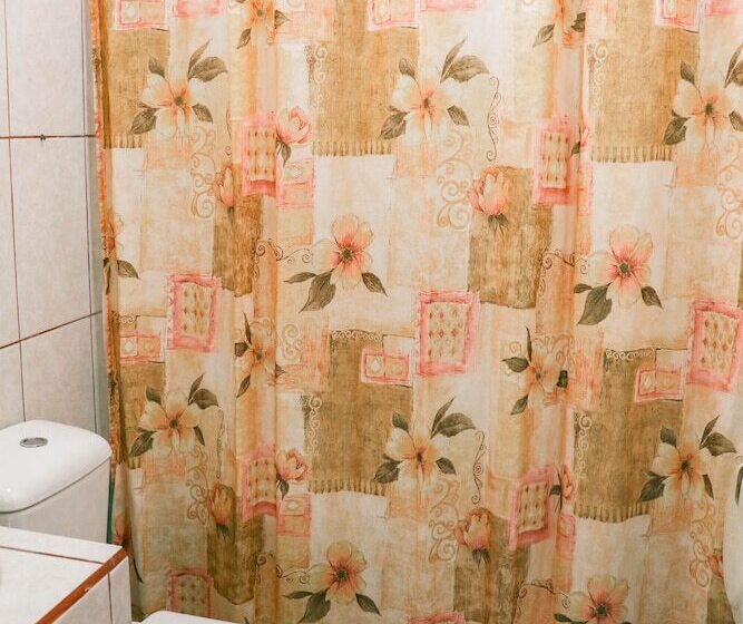 غرفة قياسية رباعية, Giada