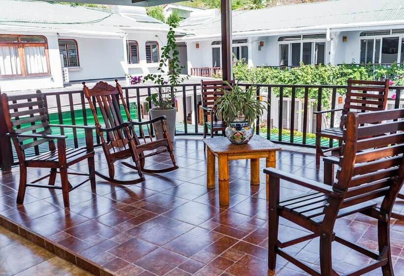 غرفة قياسية رباعية, Giada