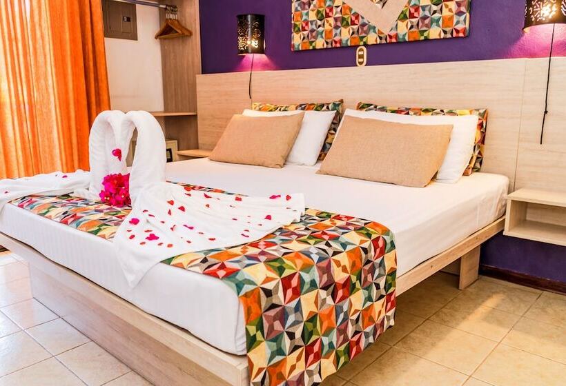 غرفة رباعية قياسية بإطلالة على المسبح, Giada