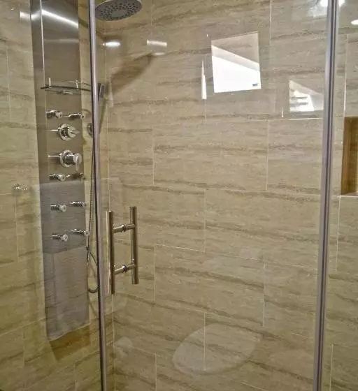 سوئیت مستر, Plaza Florida Suites