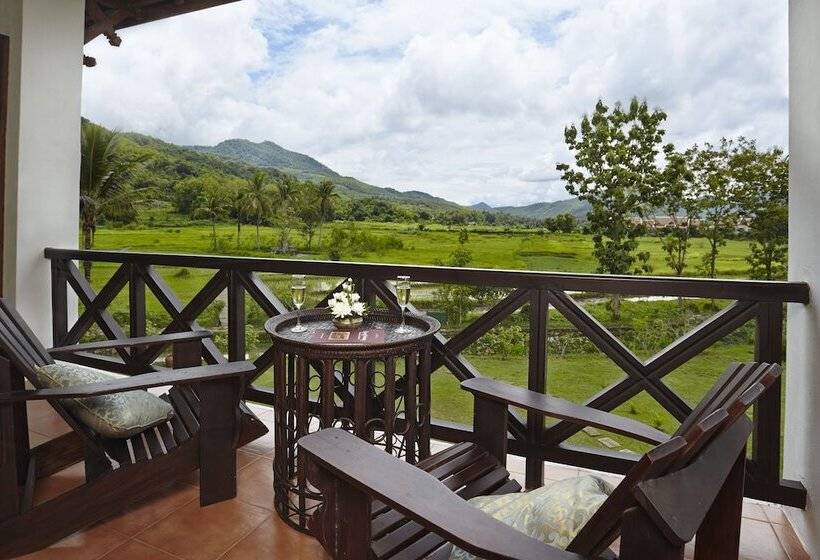 جناح جونيور, Santi Resort & Spa