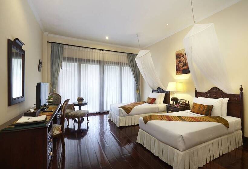 جناح جونيور, Santi Resort & Spa