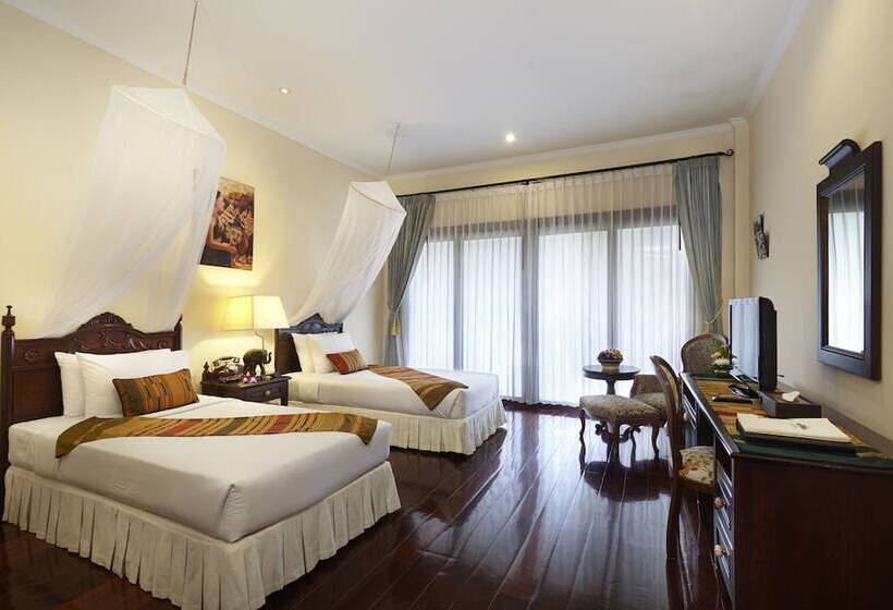 جناح جونيور, Santi Resort & Spa