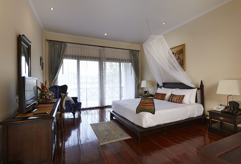 جناح ملكى, Santi Resort & Spa