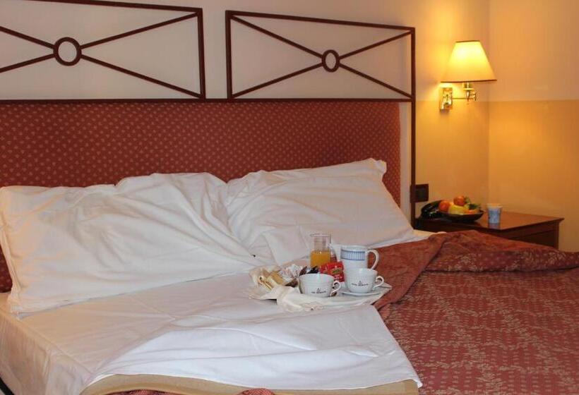 חדר סטנדרט, Semifonte