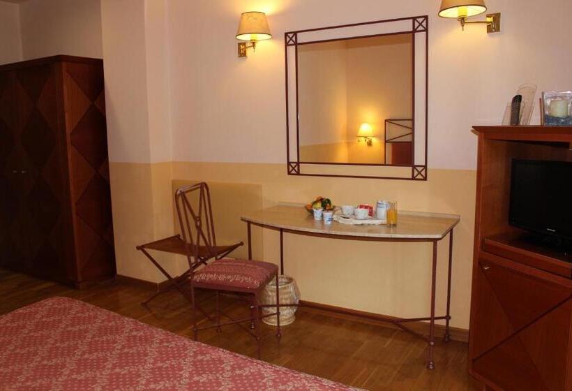 חדר סטנדרט, Semifonte