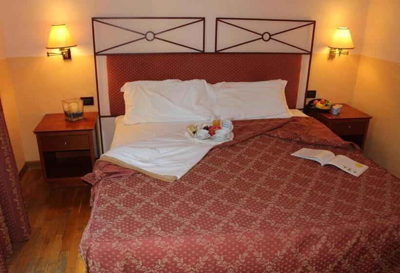 חדר סטנדרט, Semifonte