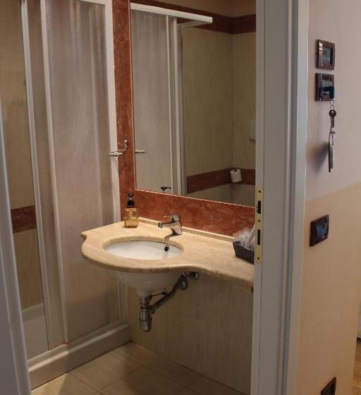 חדר סטנדרט, Semifonte