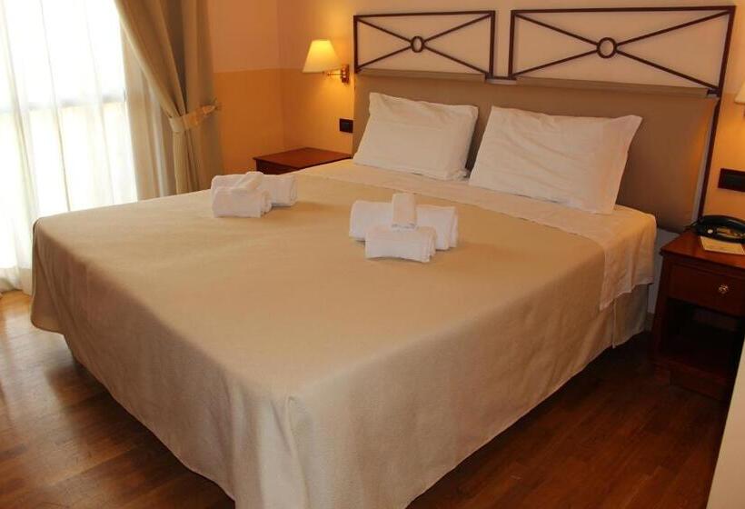 חדר סטנדרט, Semifonte