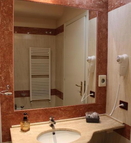 חדר סופריור, Semifonte