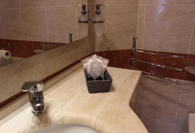 חדר סטנדרט, Semifonte