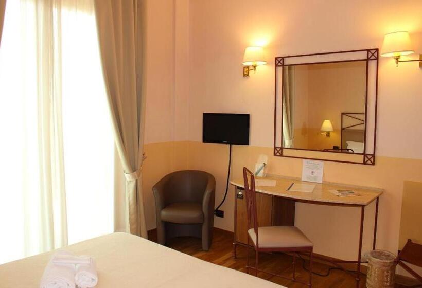 חדר סופריור, Semifonte