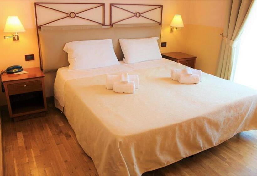 חדר סופריור, Semifonte