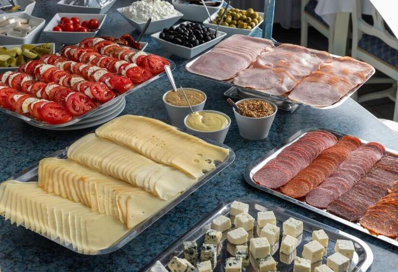 اتاق استاندارد یک نفره, William