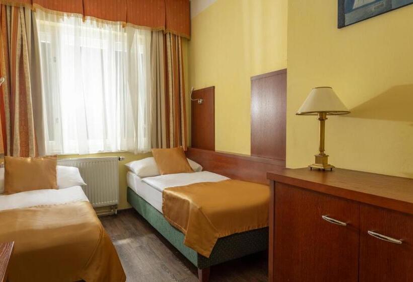 سوییت خانوادگی, William