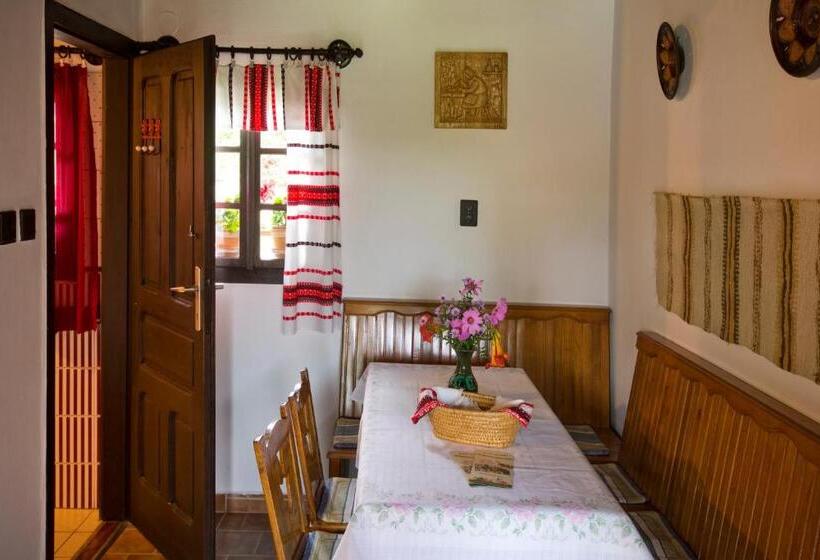 דירת חדר, Csörgő Vendégházak