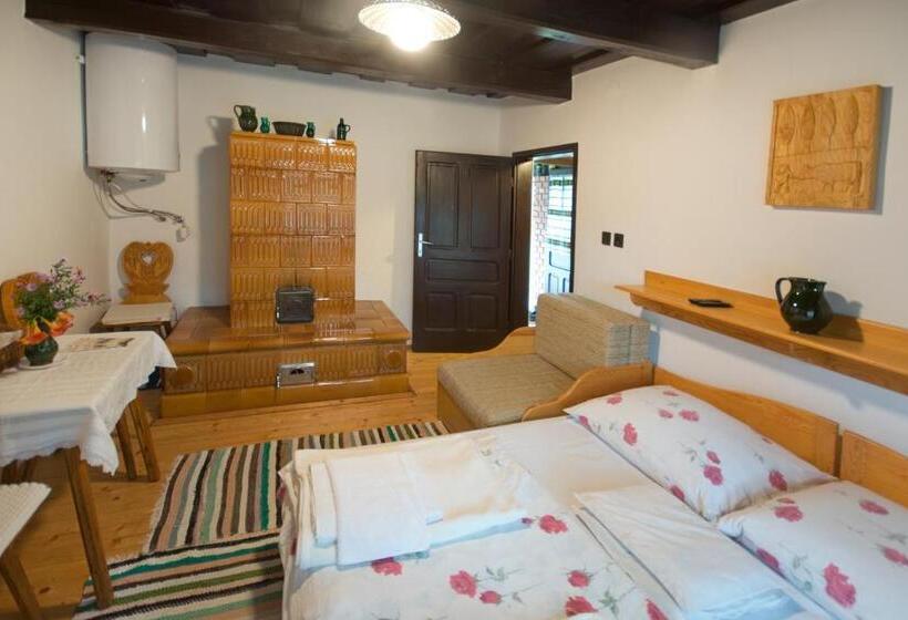 דירת חדר, Csörgő Vendégházak