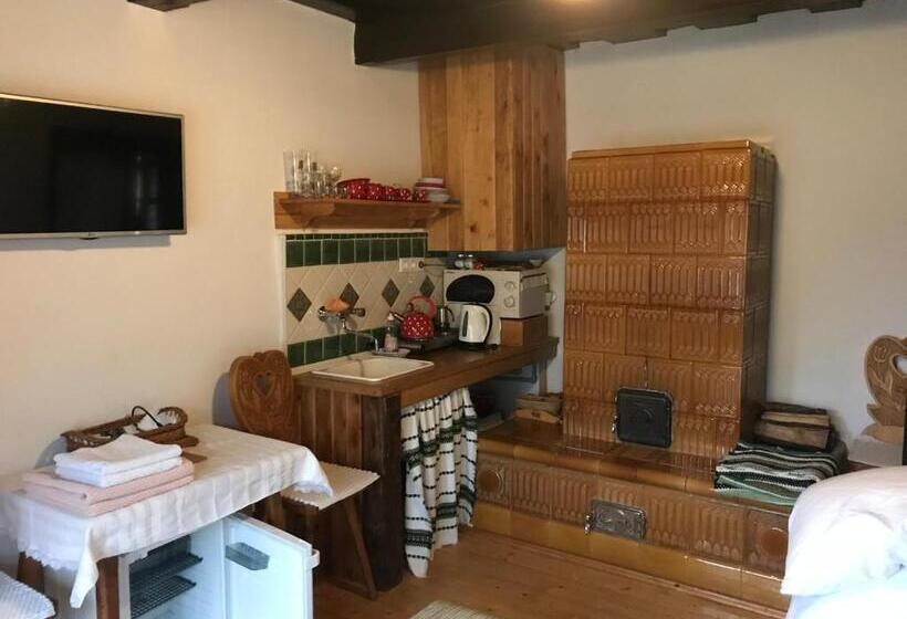 דירת חדר, Csörgő Vendégházak