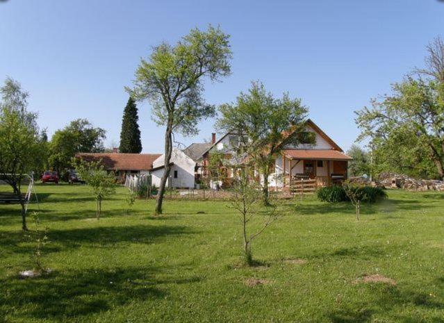 דירת שני חדרים, Csörgő Vendégházak