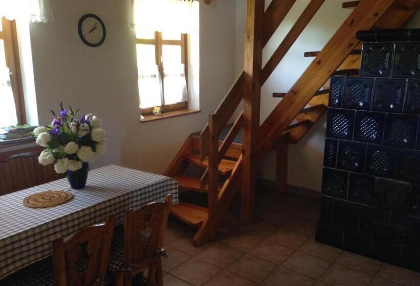 דירת שני חדרים, Csörgő Vendégházak