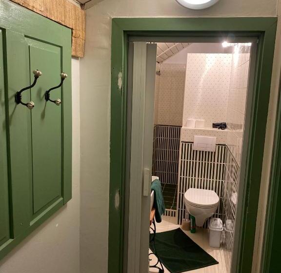 דירת חדר, Csörgő Vendégházak