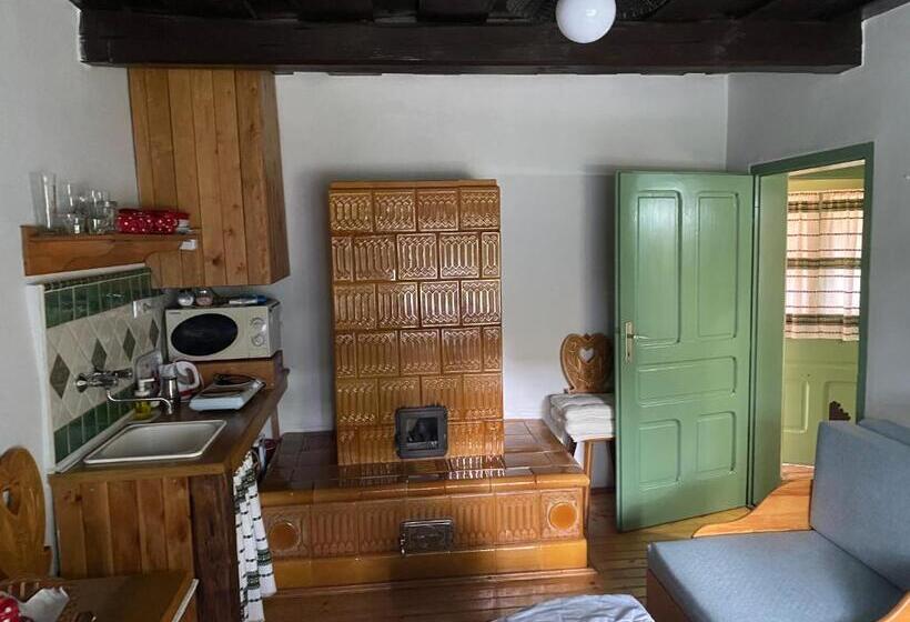 דירת חדר, Csörgő Vendégházak