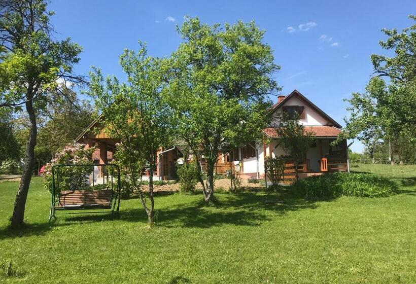 דירת שני חדרים, Csörgő Vendégházak