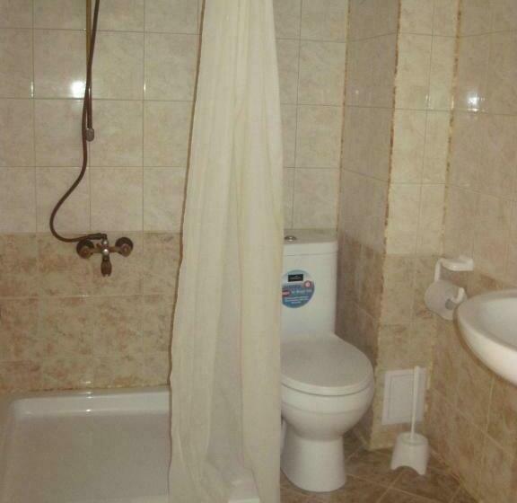 غرفة قياسية ثلاثية, Hadjibulevata Guest House