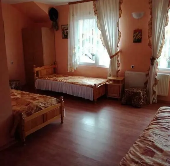 スタンダードトリプルルーム, Hadjibulevata Guest House