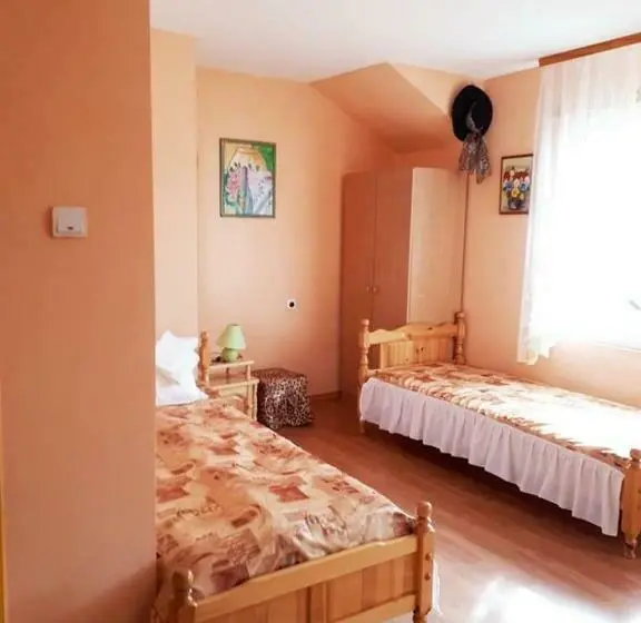スタンダードトリプルルーム, Hadjibulevata Guest House