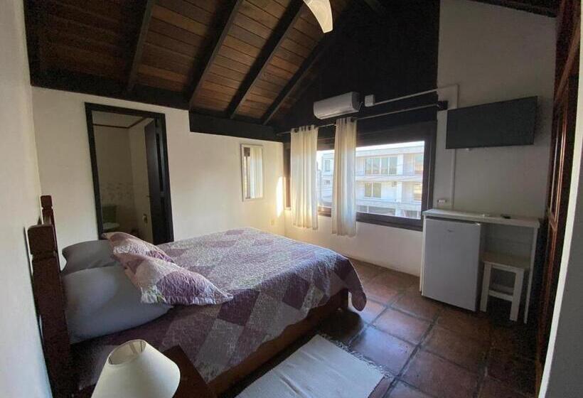 Habitació Triple Estàndard, Pousada Morada Da Prainha
