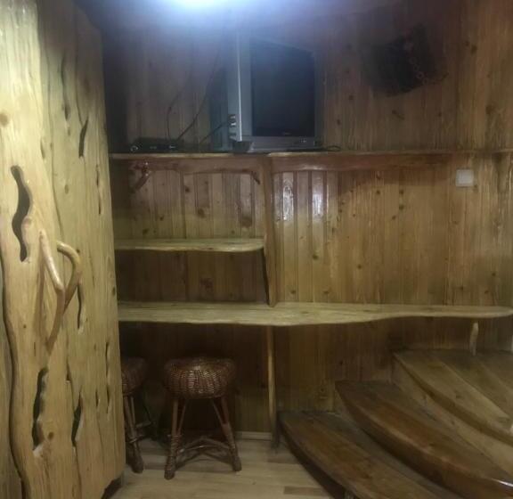 Family Suite, Sadyba Pidkova