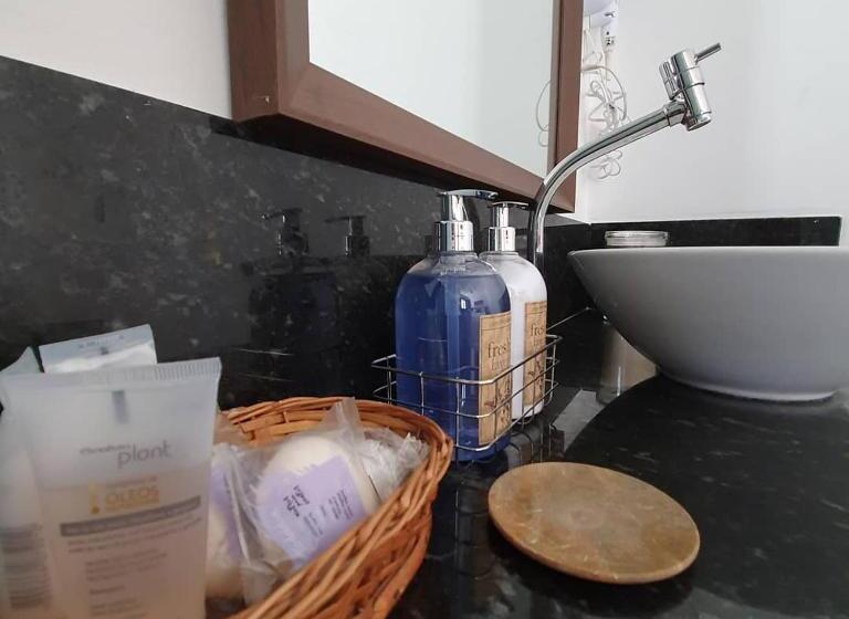 سوییت, Casa Dos Meninos B&b