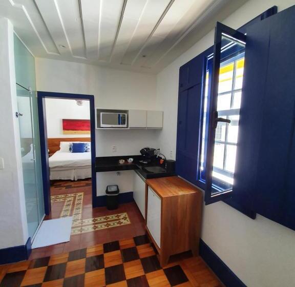 سوییت, Casa Dos Meninos B&b